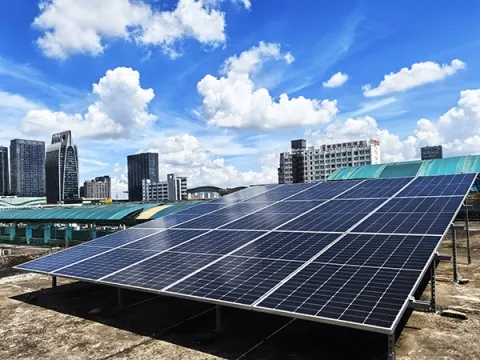 Successfully Deploys 15kW Solar Energy Storage System for LESSO Pipe Shenzhen Headquarters